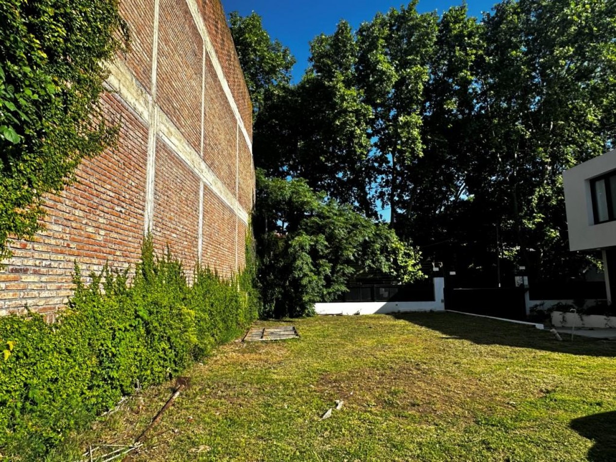 Lote en  venta en exclusivo barrio en Beccar
