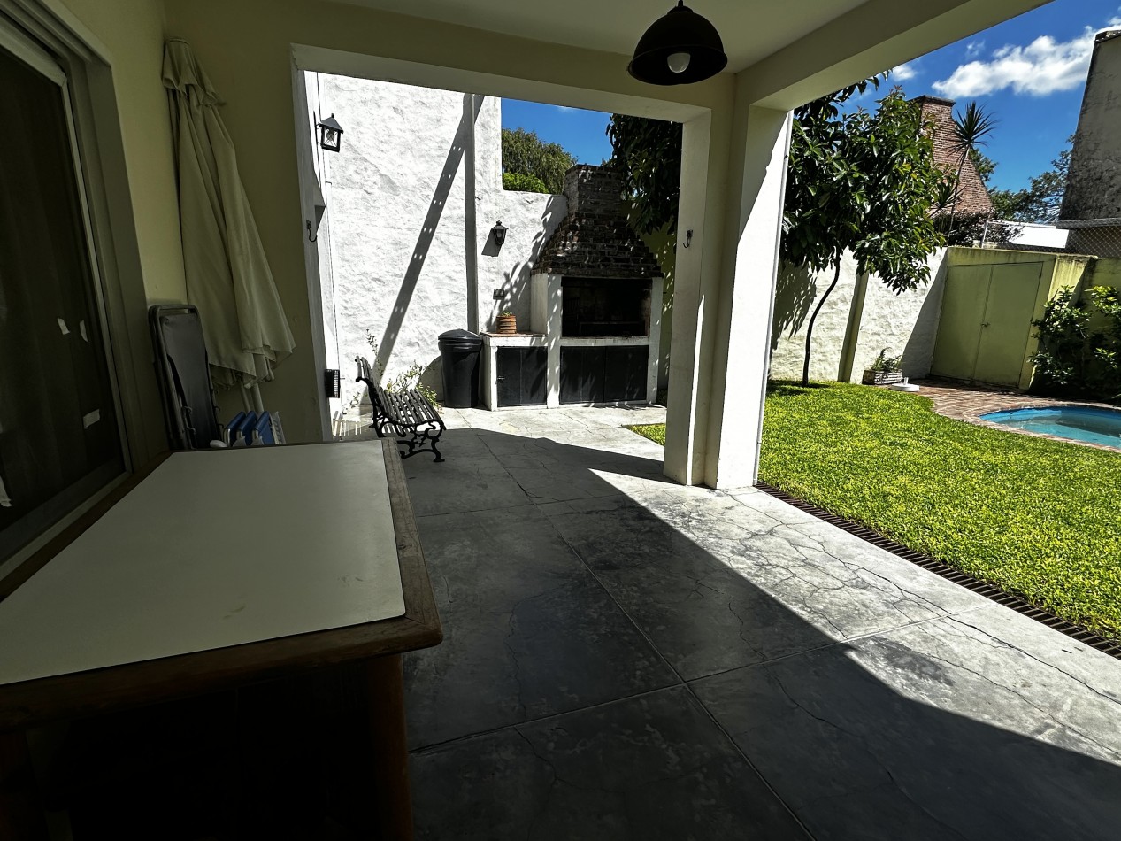 Casa en venta en el bajo de  San isidro, muy cerca de tren de la costa