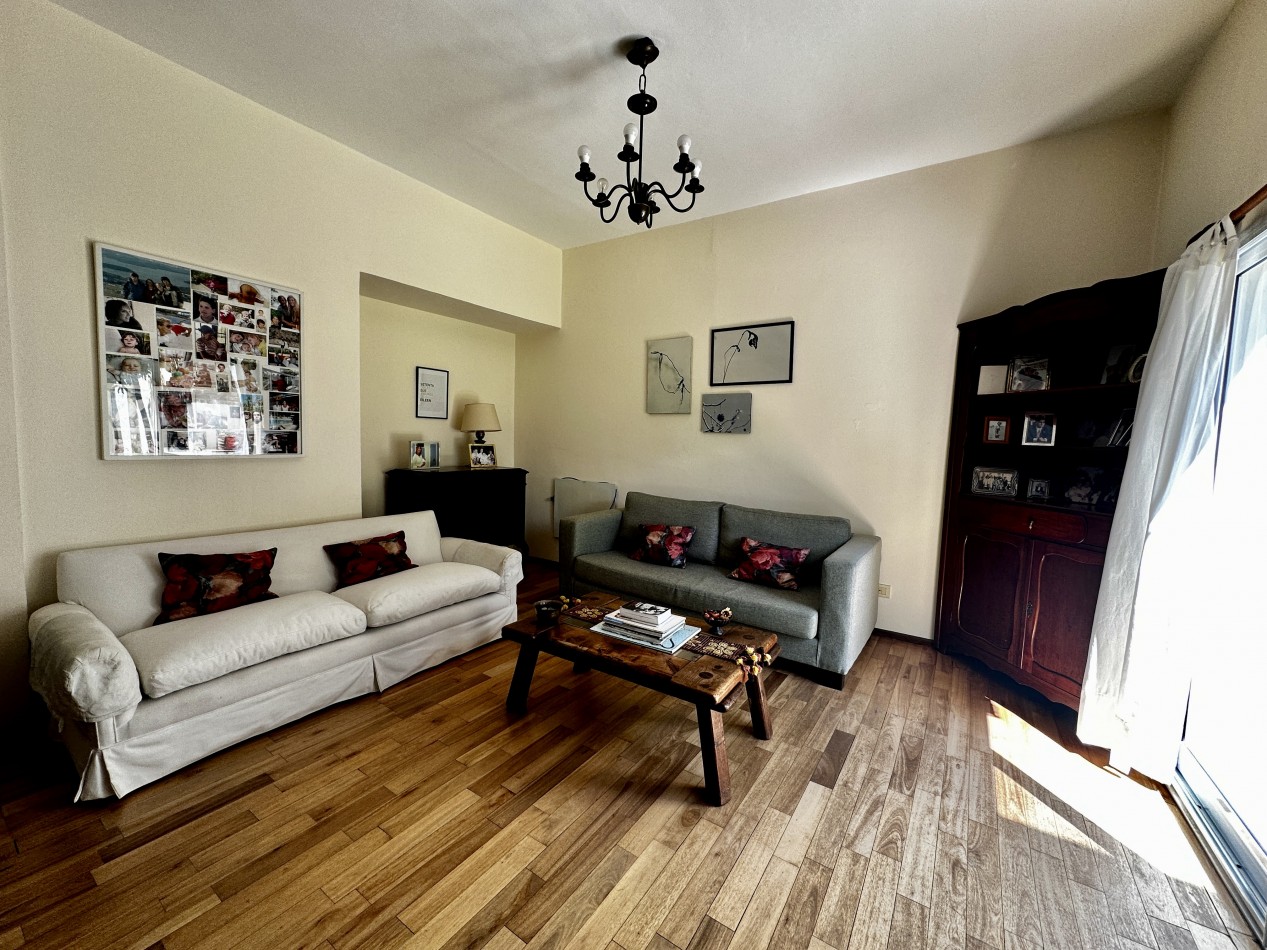 Casa en venta en el bajo de  San isidro, muy cerca de tren de la costa
