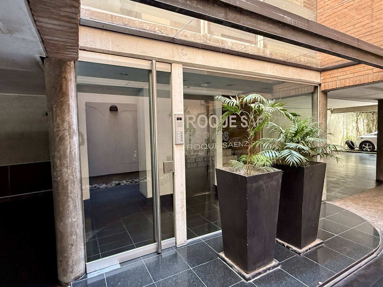 Departamento duplex en venta en San Isidro con terraza y cocheras