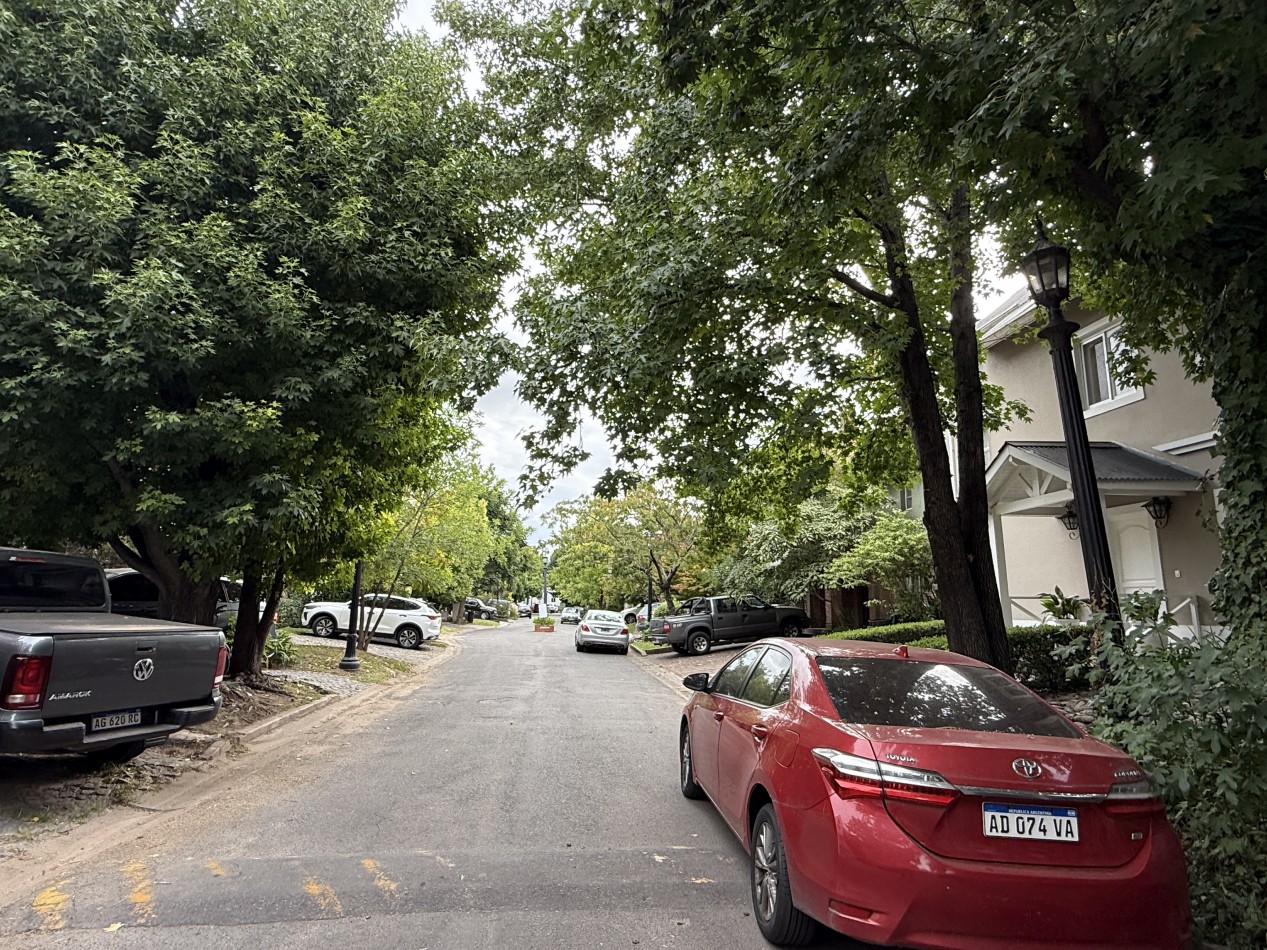Casa en alquiler en Barrio Los Faroles