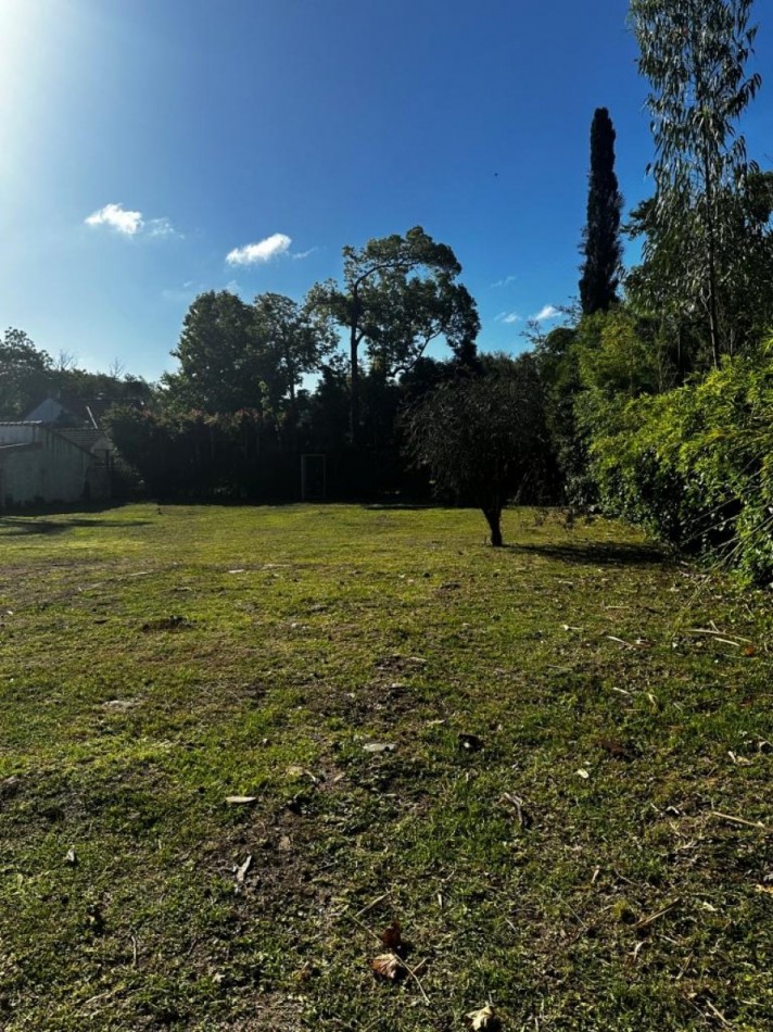 Lote en  venta en exclusivo barrio en Beccar