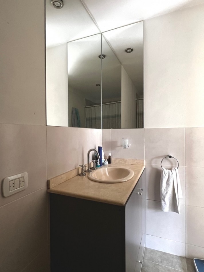 Departamento en  venta, dos amplios ambientes con cochera en San Fernando