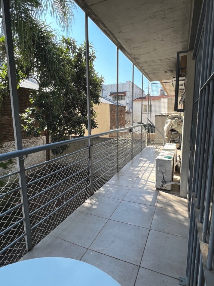 Departamento en  venta, dos amplios ambientes con cochera en San Fernando