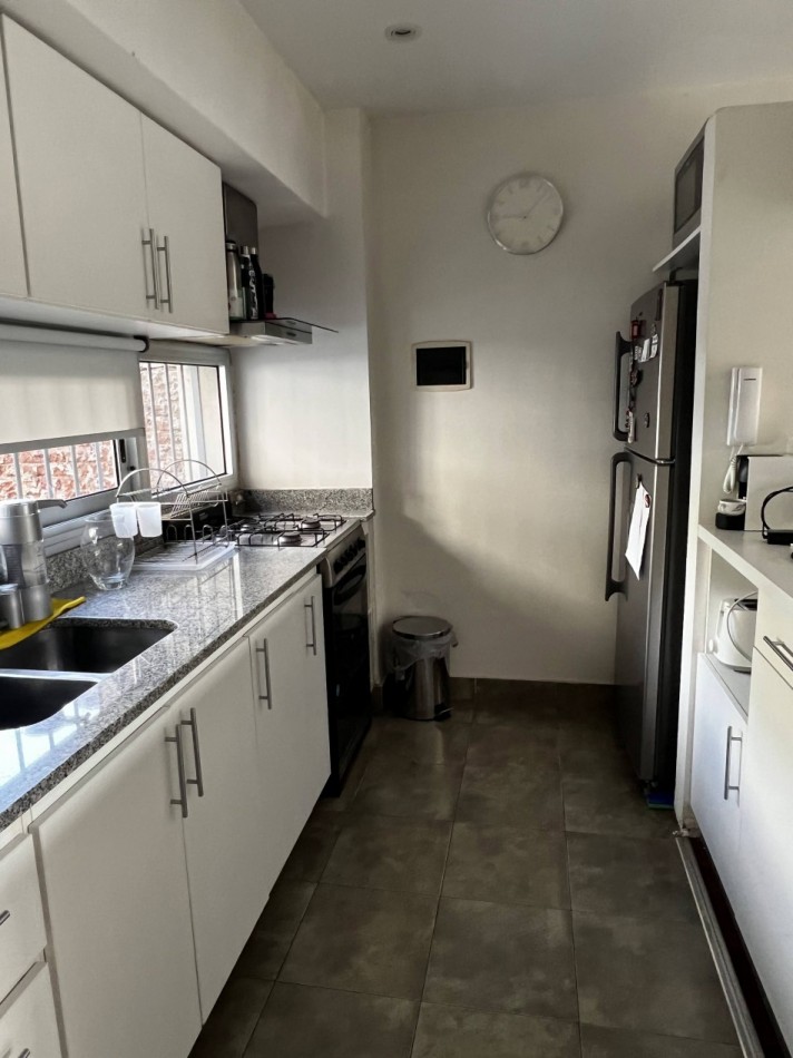 Departamento en  venta, dos amplios ambientes con cochera en San Fernando