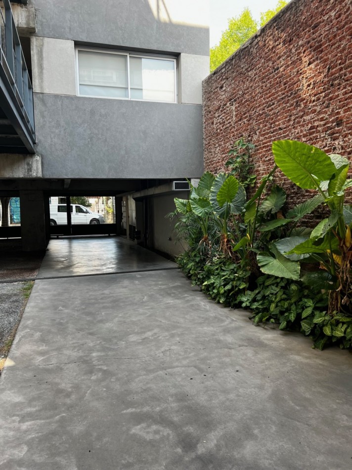 Departamento en  venta, dos amplios ambientes con cochera en San Fernando