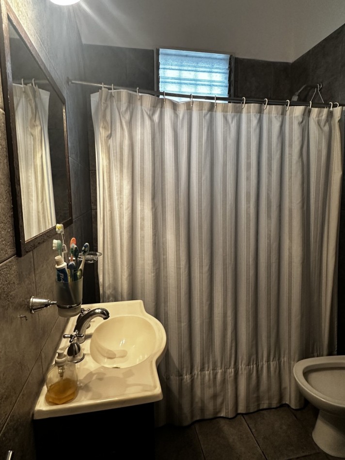 Casa en venta en el bajo de  San isidro, muy cerca de tren de la costa