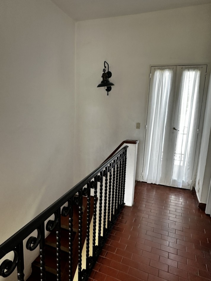 Casa en venta en el bajo de  San isidro, muy cerca de tren de la costa