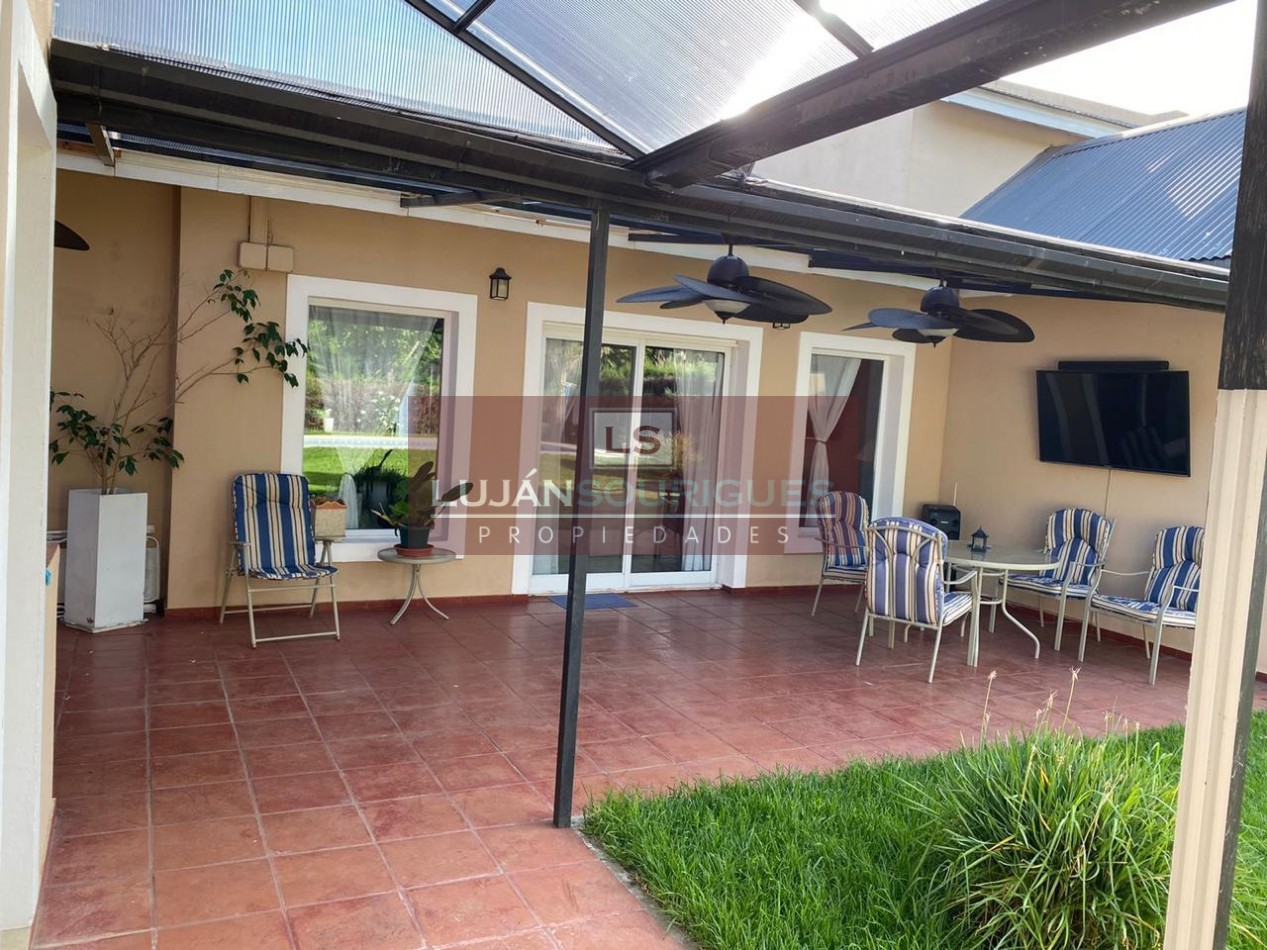 IMPECABLE CASA EN BARRIO CLUB DE CAMPO LAS CAÑUELAS, TODA EQUIPADA